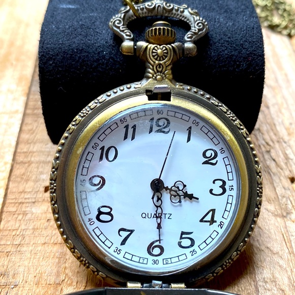 🐎 Thoroughbred Timepiece • Brass Chain • SaratogaStyle - Picture 6 of 8